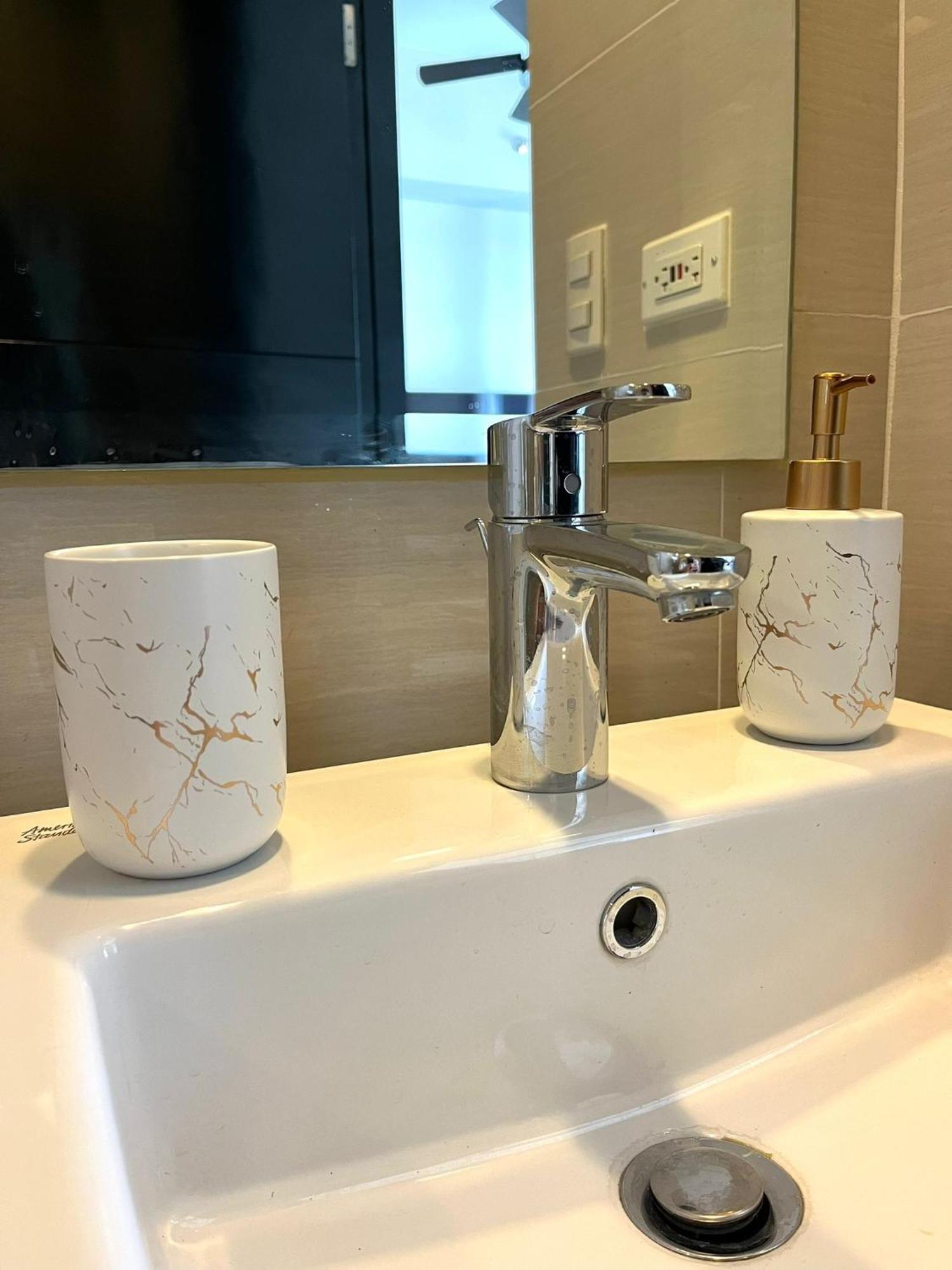 Studio At 81 Newport Boulevard Near Naia With Free Access To All Amenities Up To 2 Pax Manila Dış mekan fotoğraf