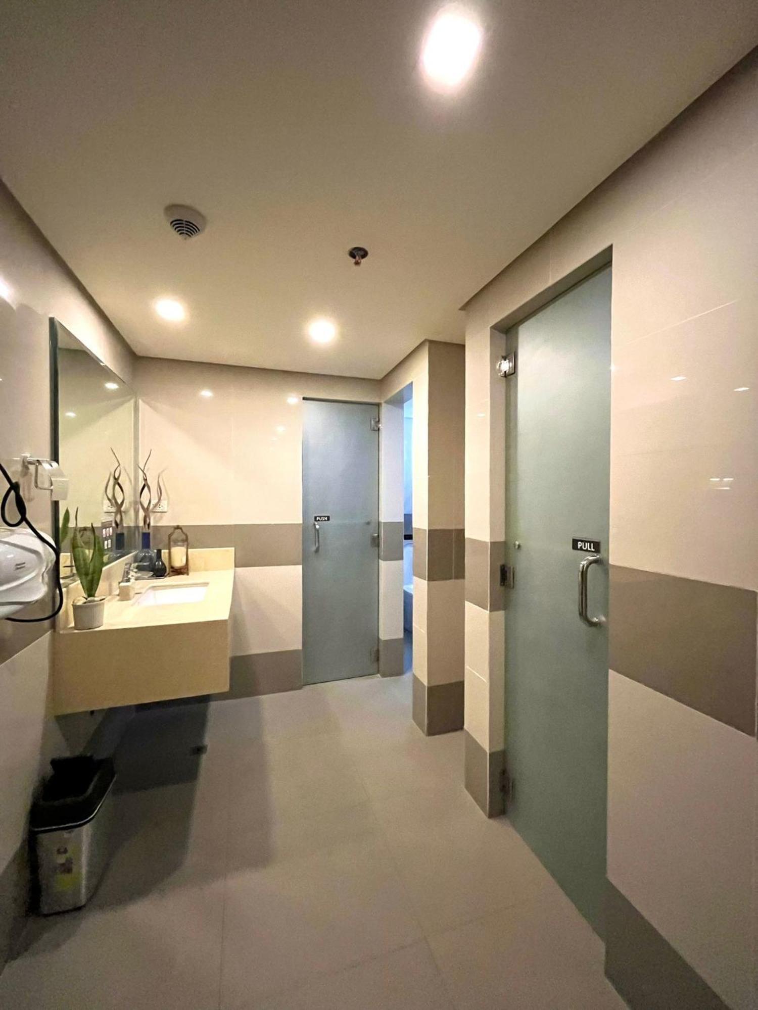 Studio At 81 Newport Boulevard Near Naia With Free Access To All Amenities Up To 2 Pax Manila Dış mekan fotoğraf