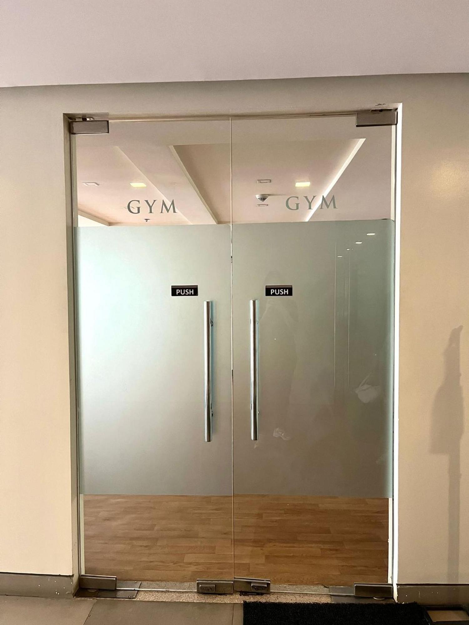 Studio At 81 Newport Boulevard Near Naia With Free Access To All Amenities Up To 2 Pax Manila Dış mekan fotoğraf