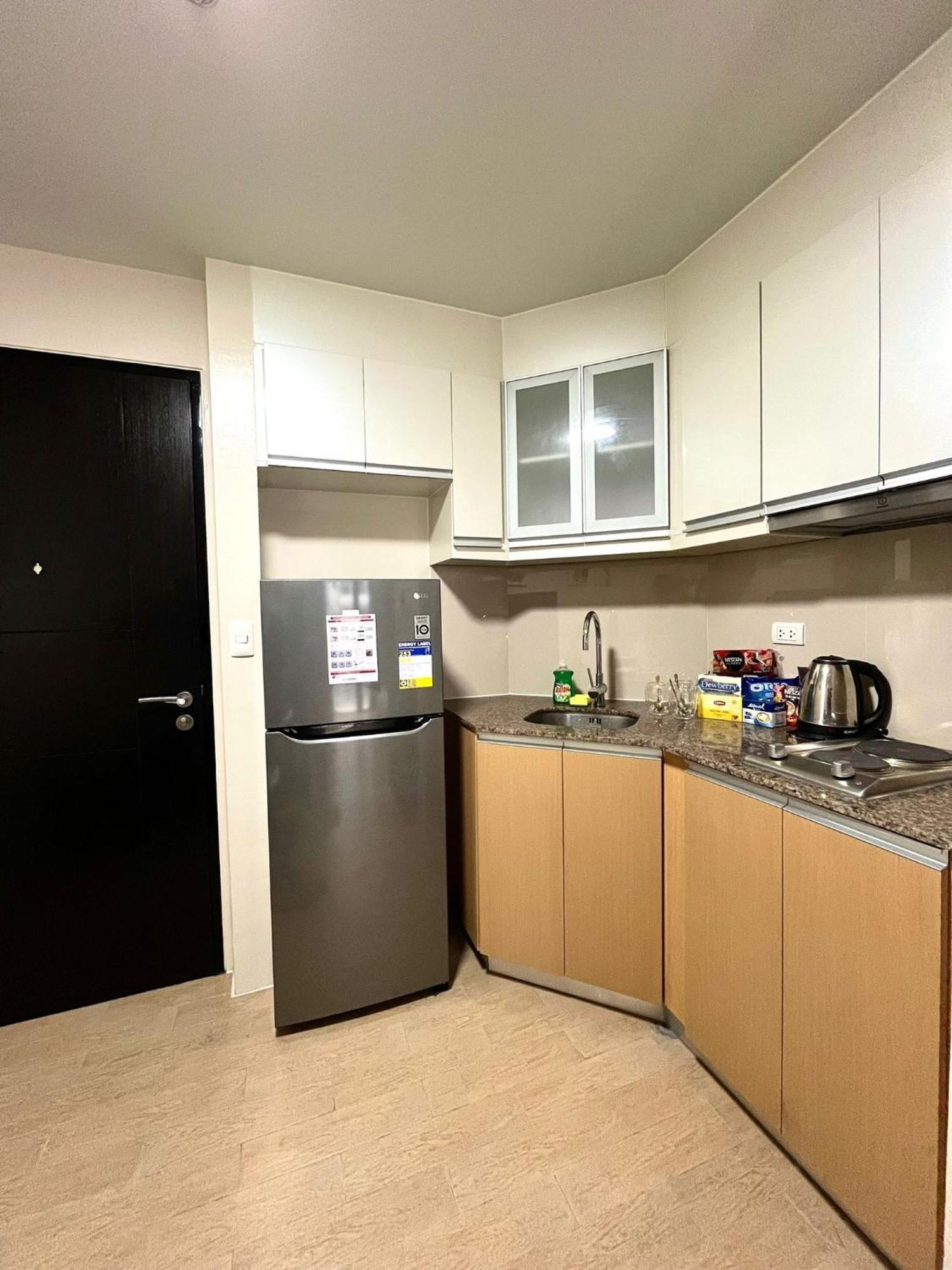 Studio At 81 Newport Boulevard Near Naia With Free Access To All Amenities Up To 2 Pax Manila Dış mekan fotoğraf